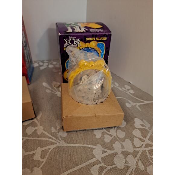 McDonald’s 1996 Snow dome 101 Dalmatians (complete set of 4) - Picture 8 of 10